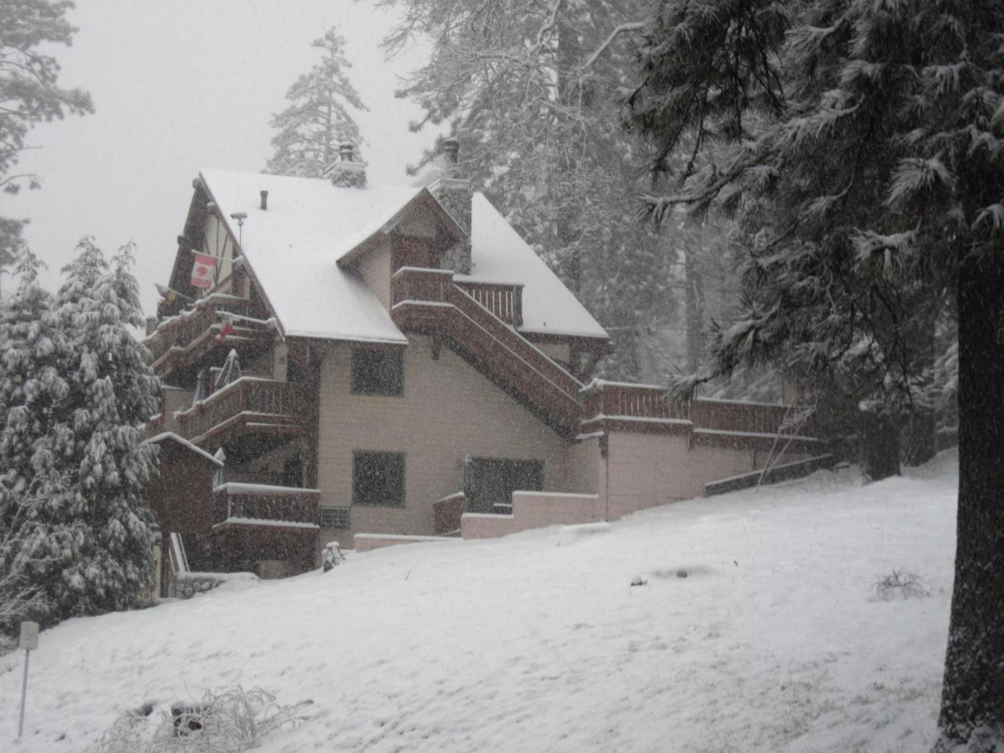 The North Shore Inn Crestline Экстерьер фото