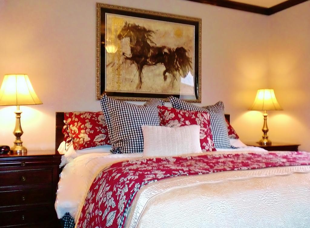 The North Shore Inn Crestline Экстерьер фото
