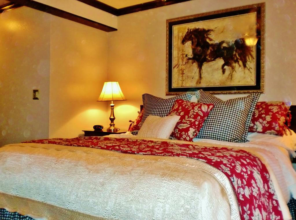 The North Shore Inn Crestline Экстерьер фото