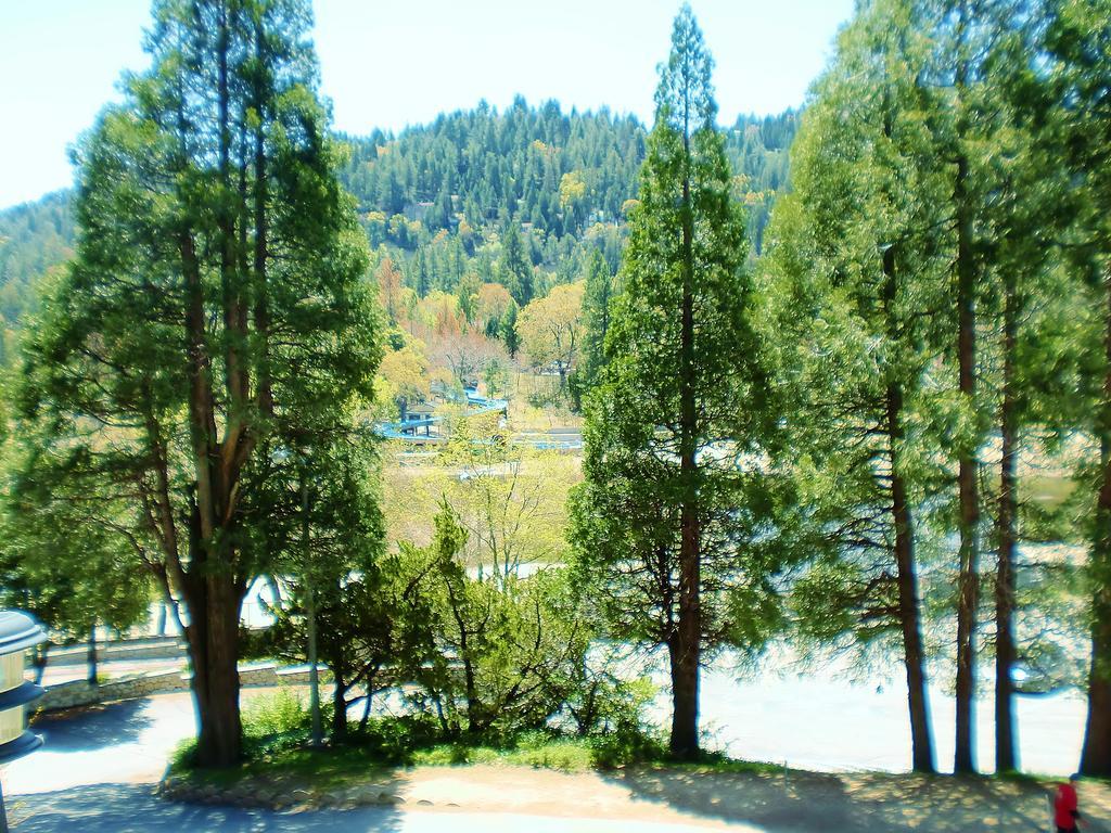 The North Shore Inn Crestline Экстерьер фото