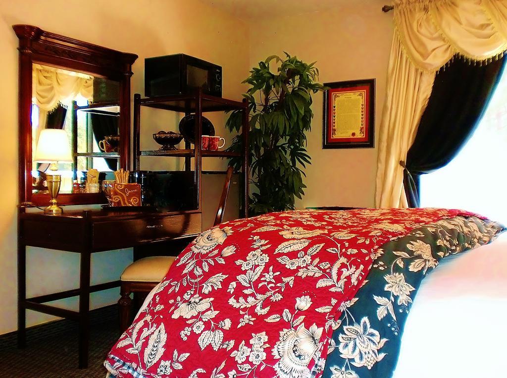The North Shore Inn Crestline Экстерьер фото