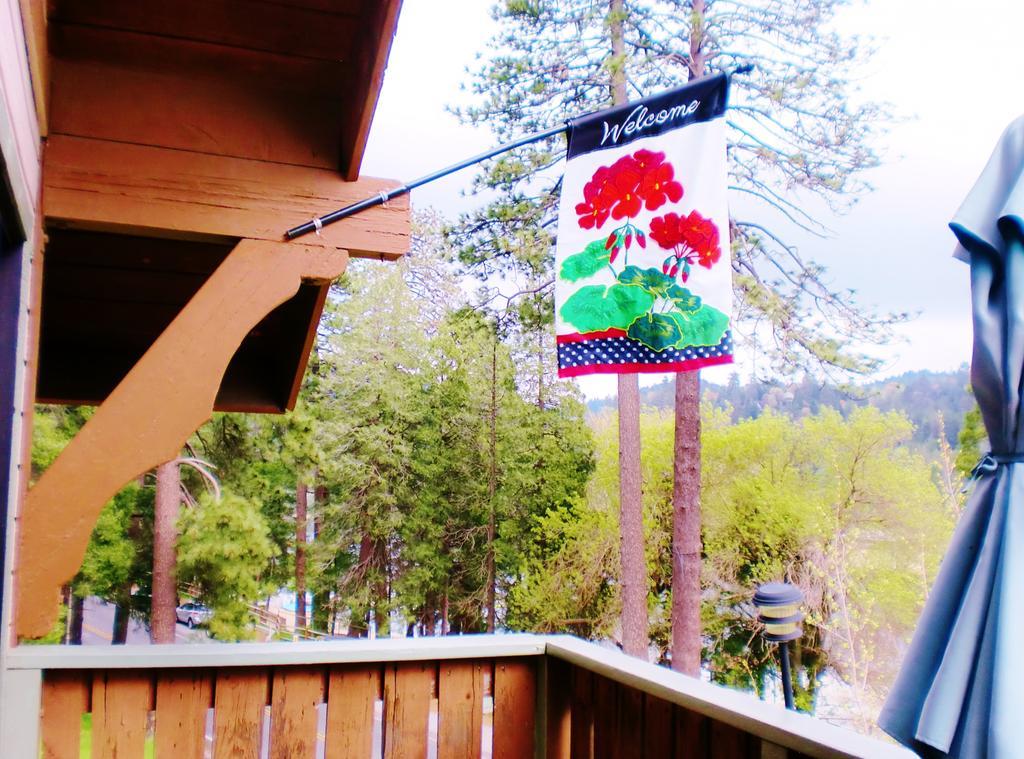 The North Shore Inn Crestline Экстерьер фото