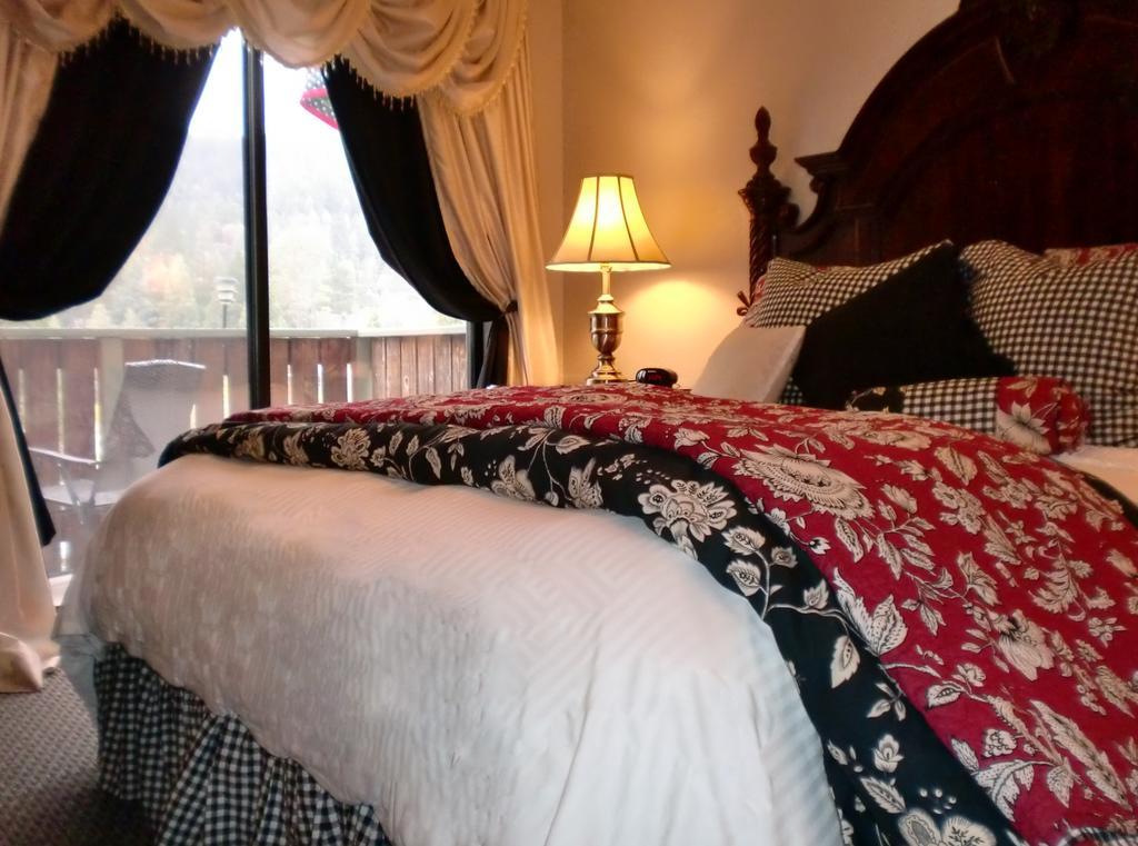 The North Shore Inn Crestline Экстерьер фото