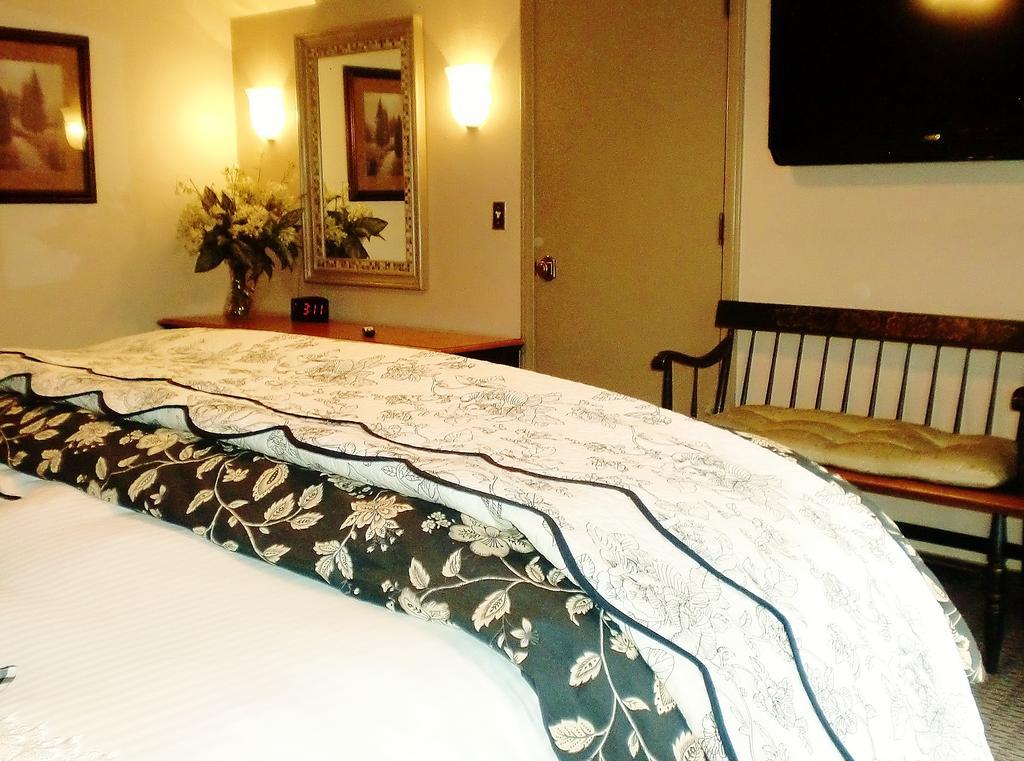 The North Shore Inn Crestline Экстерьер фото