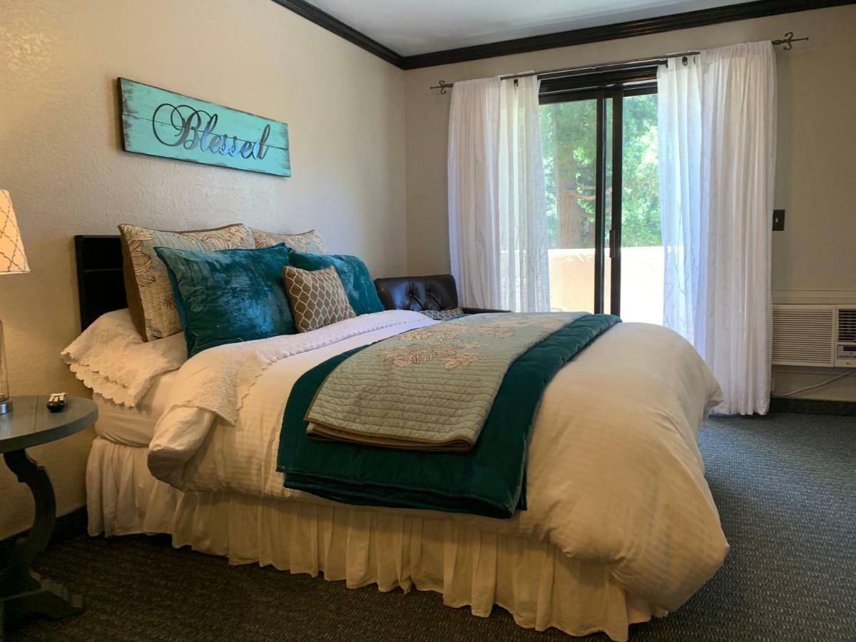 The North Shore Inn Crestline Экстерьер фото